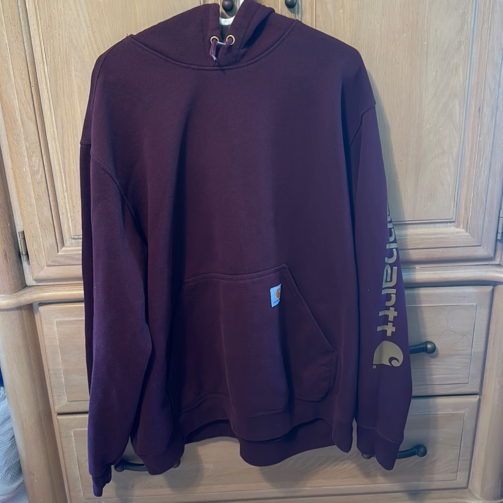 Size XL Loose Fit Burgundy Carhartt Hoodie with brown carhartt print on sleeve